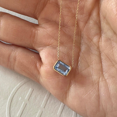 love-more-bezel-ceylon-blue-sapphire-necklace-18k-gold-3.jpg