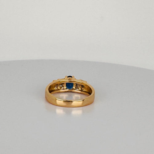 https://cdn.shopify.com/s/files/1/0829/5212/6812/files/Vintage14KYellowGoldSapphire_DiamondRingj4.jpg?v=1785945923