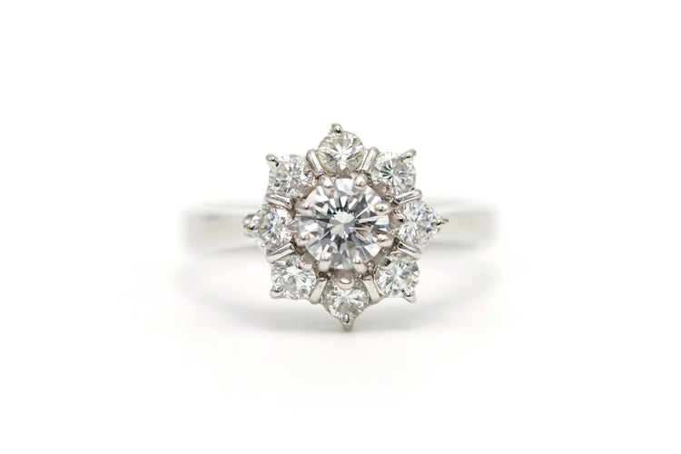 51 Bague contemporaine en or blanc et diamants 58 Facettes 21715