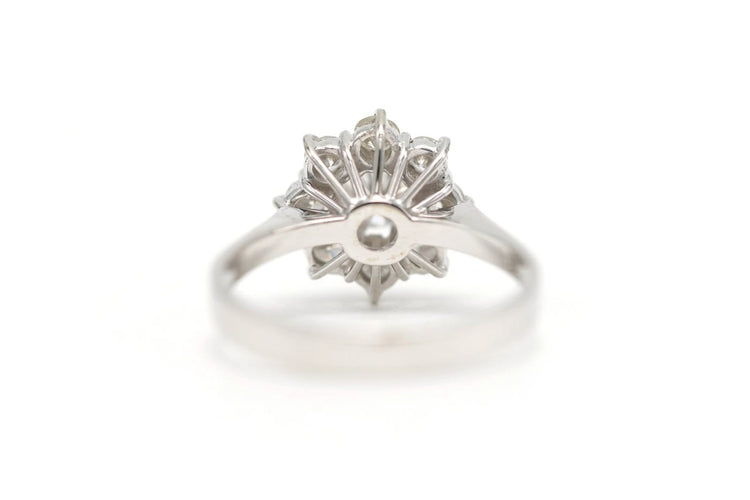 51 Bague contemporaine en or blanc et diamants 58 Facettes 21715