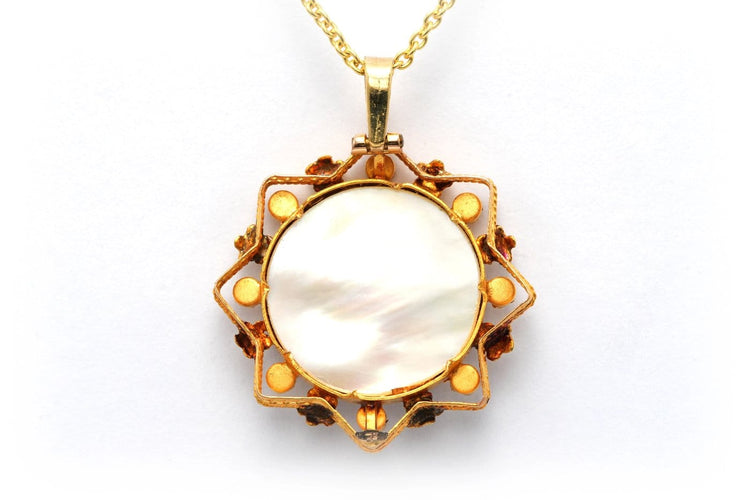 Napoléon III - Pendentif en or jaune, perles et nacre 58 Facettes 22021