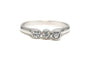 52 Bague contemporaine en or blanc et diamants taille brillant 58 Facettes 22893