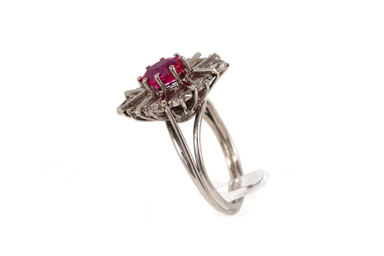 52 Art Déco - Bague en or blanc, rubis et diamants taille rose 58 Facettes 23846