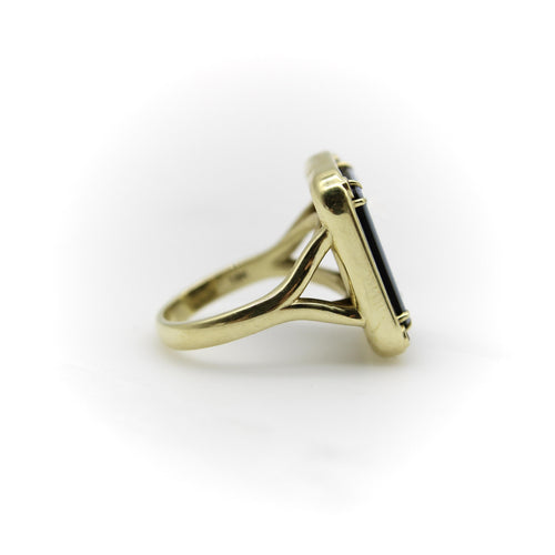 Josephine Baker Ring 54 - Intaglio agate ring in 18 ct gold, enamel and rubies 58 Facettes 11189