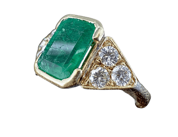 52 Bague en or jaune 18 carats, émeraude et diamants 58 Facettes Bague 9