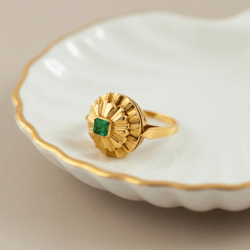 Bague 55 Bague sculpturale en or jaune 750 avec émeraude 58 Facettes HJ062635