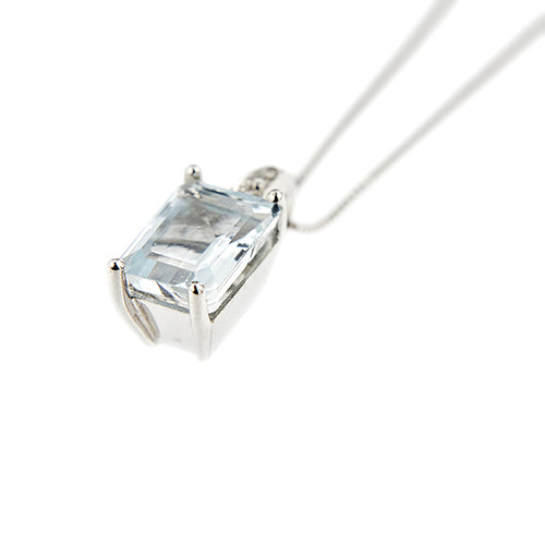 https://ledial.it/app/uploads/2026/06/38678-collana-oro-ciondolo-acquamarina-diamanti_08.jpg