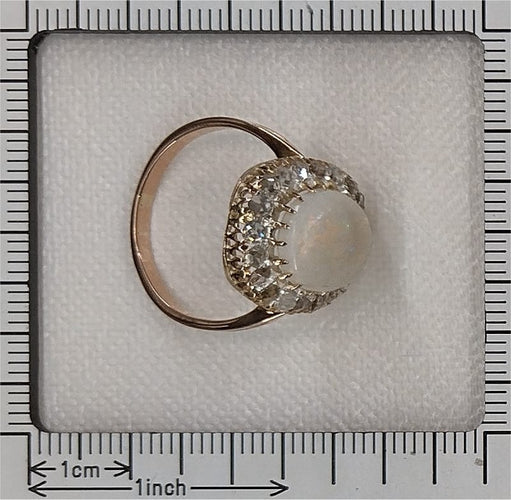 26089-0321.p12_Un anello tardo vittoriano in opale con contorno di diamanti taglio rosa circa 1880-en.jpg