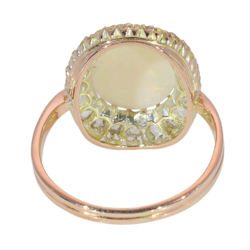 26089-0321.p11_Un anello tardo vittoriano in opale con contorno di diamanti taglio rosa circa 1880-en.jpg