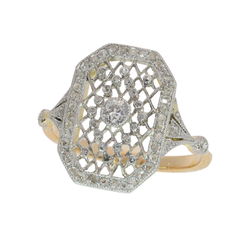 26089-0352.p05_Platinspitze und Altschliffdiamanten in einem edwardianischen Ring um 1915-en.jpg