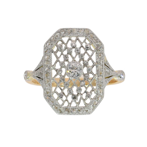 26089-0352.p04_Platinspitze und Altschliffdiamanten in einem edwardianischen Ring um 1915-en.jpg
