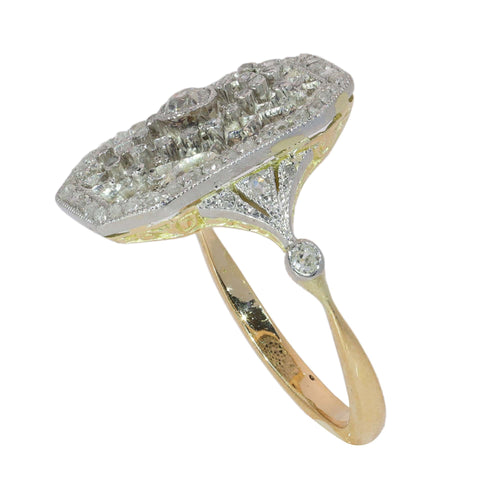 26089-0352.p06_Platinspitze und Altschliffdiamanten in einem edwardianischen Ring um 1915-en.jpg