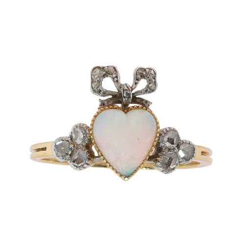 26090-0194.p04_Belle Époque Opal and Diamond Love Ring with Heart and Bow-en.jpg