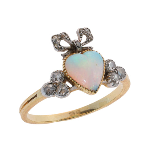 26090-0194.p14_Belle Époque Opal and Diamond Love Ring with Heart and Bow-en.jpg