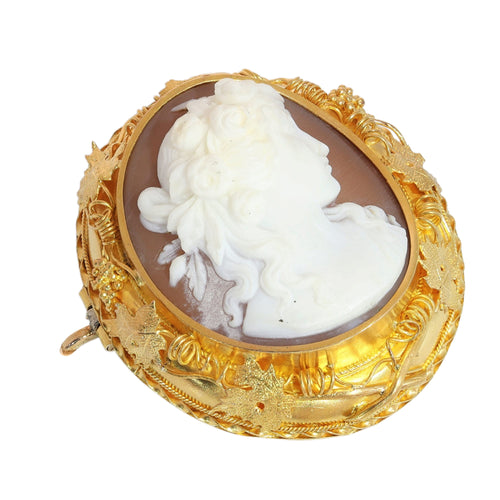 26127-0262.p04_Mythology and Memory in an 18K Gold Cameo Locket Brooch circa 1870-en.jpg