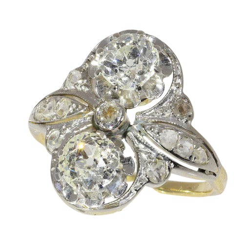 26146-0011.p00_Belle Époque Diamond Ring with Leaf-Shaped Shoulders circa 1910-en.jpg