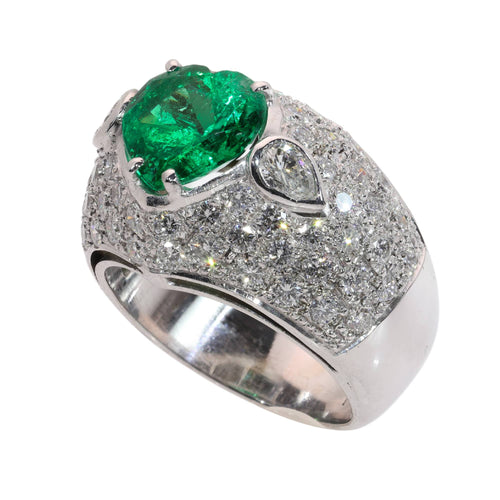 26155-0108.p05_A Bold Vintage Ring with a Colombian Emerald Heart and Diamonds circa 1990-en.jpg
