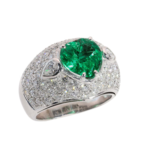 26155-0108.p10_A Bold Vintage Ring with a Colombian Emerald Heart and Diamonds circa 1990-en.jpg