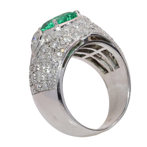 26155-0108.p07_A Bold Vintage Ring with a Colombian Emerald Heart and Diamonds circa 1990-en.jpg