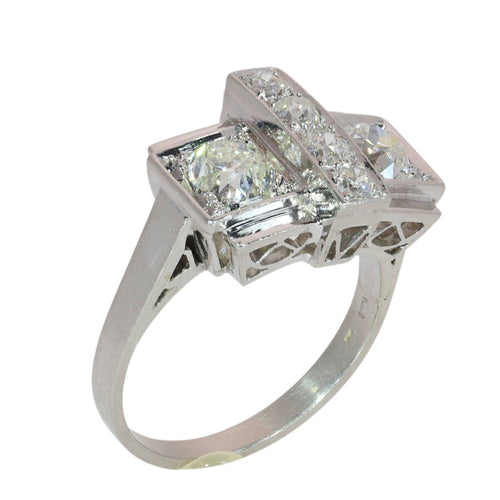 26203-0045.p09_Arkitektonisk Art Deco platin diamantring  Belgien  cirka 1950-en.jpg