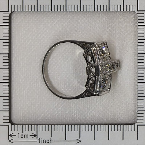26203-0045.p12_Arkitektonisk Art Deco platin diamantring  Belgien  cirka 1950-en.jpg