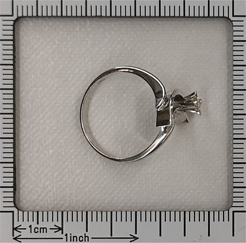 26232-0179.p12_Ca. 1970 18K hvidgulds modernistisk diamantring-en.jpg