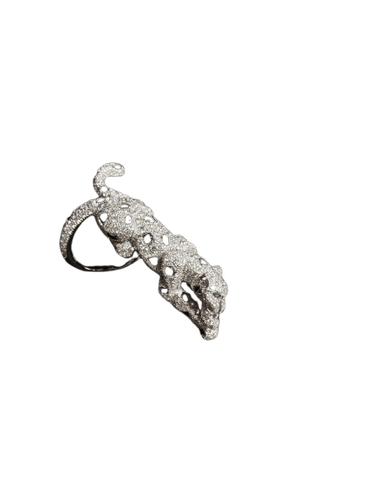 52 Panthère de Cartier - Bague en or blanc, diamants, émeraudes et onyx 58 Facettes jnci162