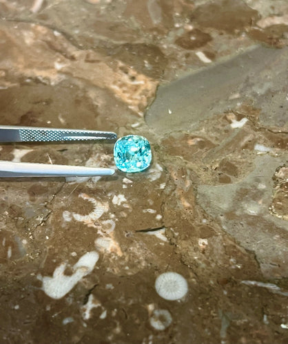 Grandidiérite - Pierre taillée coussin 2,13 carats 58 Facettes P123