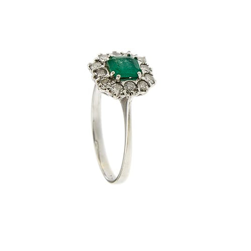 https://ledial.it/app/uploads/2026/08/42673-anello-oro-halo-margherita-smeraldo-diamanti_09.jpg