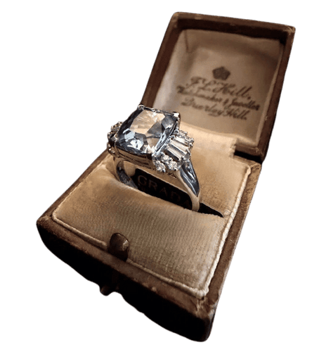 54 Bague en platine avec aigue-marine et diamants 58 Facettes AN4321AT