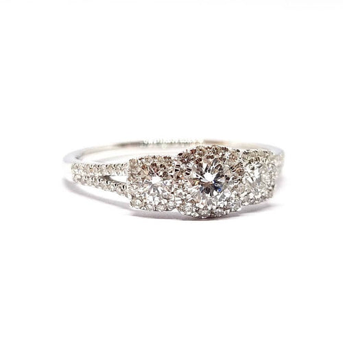 Bague 56 Bague trilogie diamants en or blanc 18 carats 58 Facettes BVP-BAG-0049