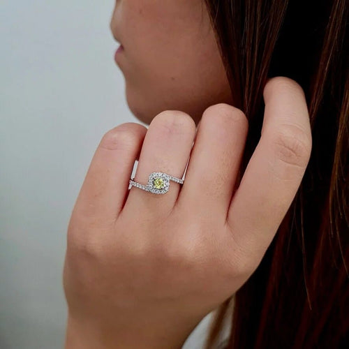 Bague 53 Bague saphir jaune et diamants en or blanc 18 carats 58 Facettes BVP-BAG-0064