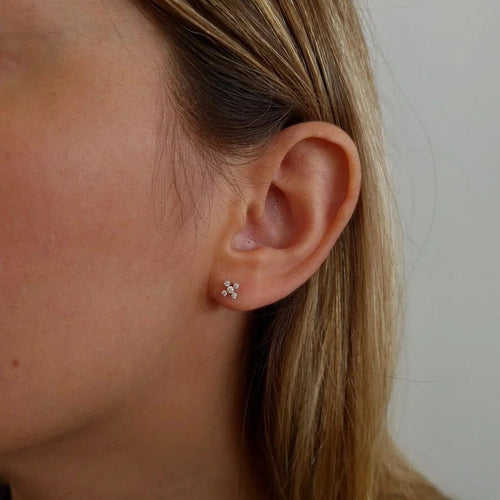 Boucles d'oreilles Boucles d'oreilles croix en or blanc 18 carats et diamants 58 Facettes BVP-BDO-0081
