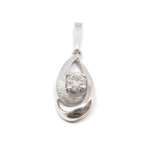 Pendentif Pendentif cœur ancien en or blanc 18 carats et diamant 58 Facettes BVP-PEN-0091