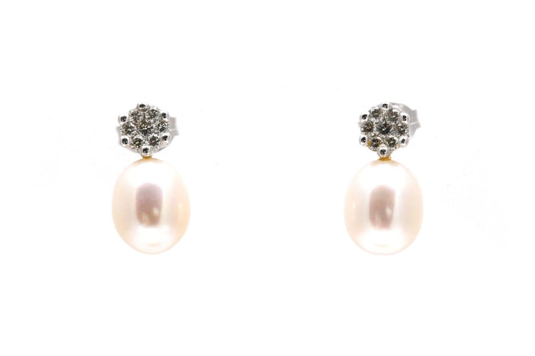 Boucles d'oreilles Années 70 - Boucles d'oreilles en or blanc, perles et diamants 58 Facettes 23948