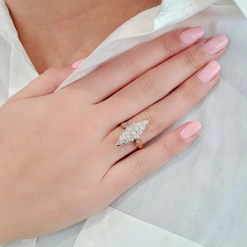 Bague 54 Bague marquise en or jaune et blanc 18 carats sertie de diamants 58 Facettes BVP-BAG-0110