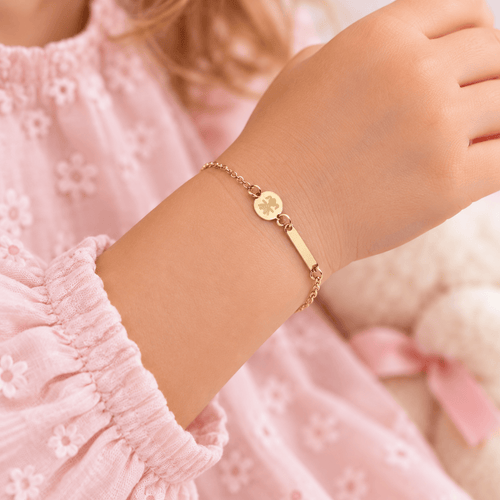 Bracelet Bracelet plaque fillette en or jaune 18 carats 58 Facettes 47298804