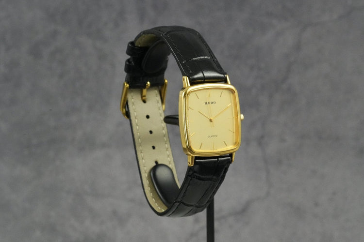 Montre Rado - Montre Tank Quartz en plaqué or 58 Facettes TOT-01399
