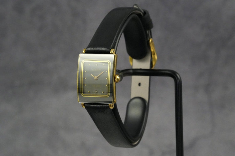 Montre Rado Diastar - Montre femme en acier 58 Facettes TOT-01393
