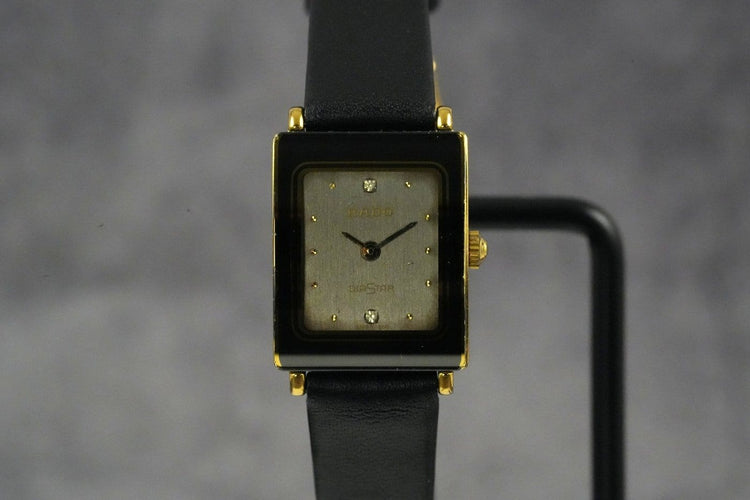 Montre Rado Diastar - Montre femme en acier 58 Facettes TOT-01393