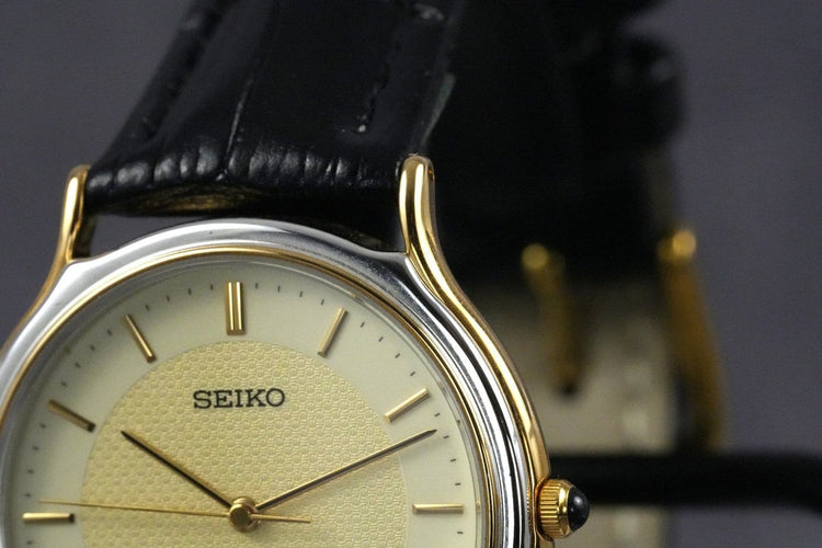 Montre Seiko Dolce - Montre unisexe en acier 58 Facettes TOT-01490