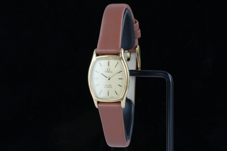 Montre De Ville "Tonneau" 591.0135.1 58 Facettes TOT-01838