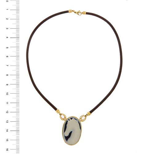 https://ledial.it/app/uploads/2022/10/33169-collana-oro-ciondolo-cammeo-cavallo.jpg