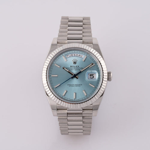 Montre Rolex Day-Date 40 - Montre en platine référence 228236 58 Facettes TOT-10000
