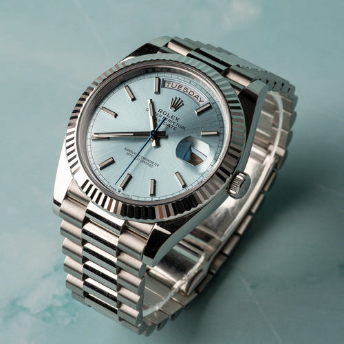 Montre Rolex Day-Date 40 - Montre en platine référence 228236 58 Facettes TOT-10000