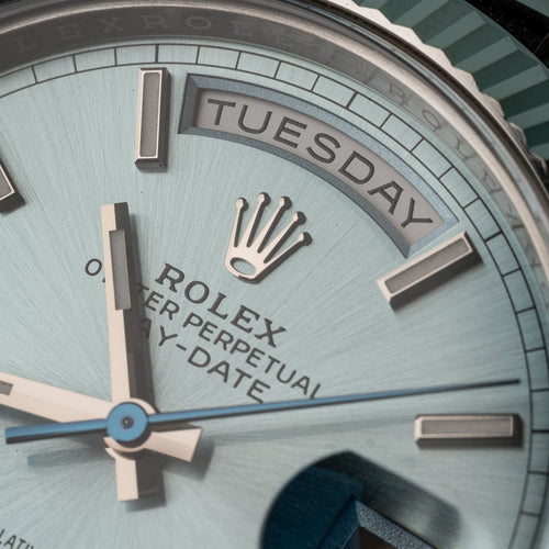 Montre Rolex Day-Date 40 - Montre en platine référence 228236 58 Facettes TOT-10000