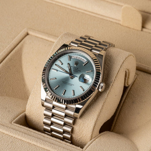 Montre Rolex Day-Date 40 - Montre en platine référence 228236 58 Facettes TOT-10000