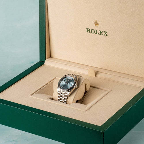 Montre Rolex Day-Date 40 - Montre en platine référence 228236 58 Facettes TOT-10000