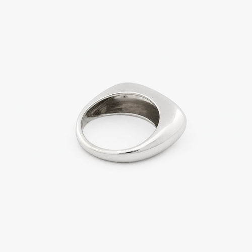 https://18carats.fr/wp-content/uploads/2026/06/37813-37820-Anello-jonc-en-or-blanc.jpg