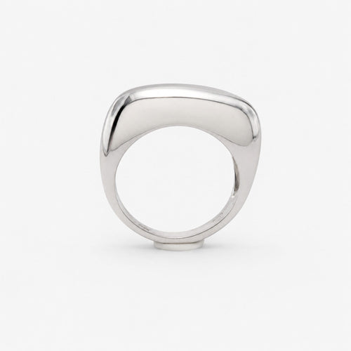 https://18carats.fr/wp-content/uploads/2026/06/37813-38103-Anello-jonc-en-or-blanc.jpg